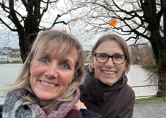 Julehilsen fra Aud og Siri