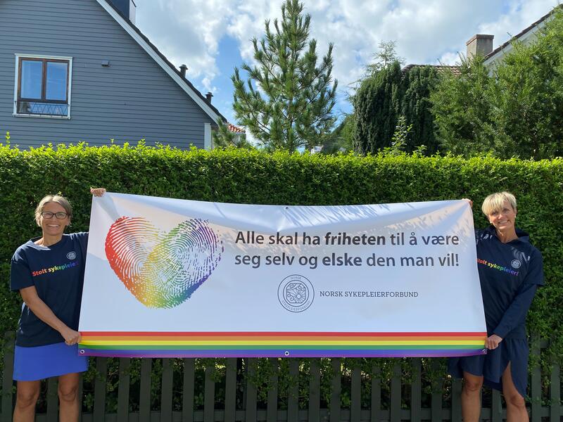 Fylkesledelsen i NSF Rogaland med Pride-banner