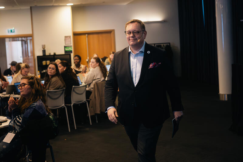 Kai Øivind Brenden under NSF Student sitt Årsmøte.
