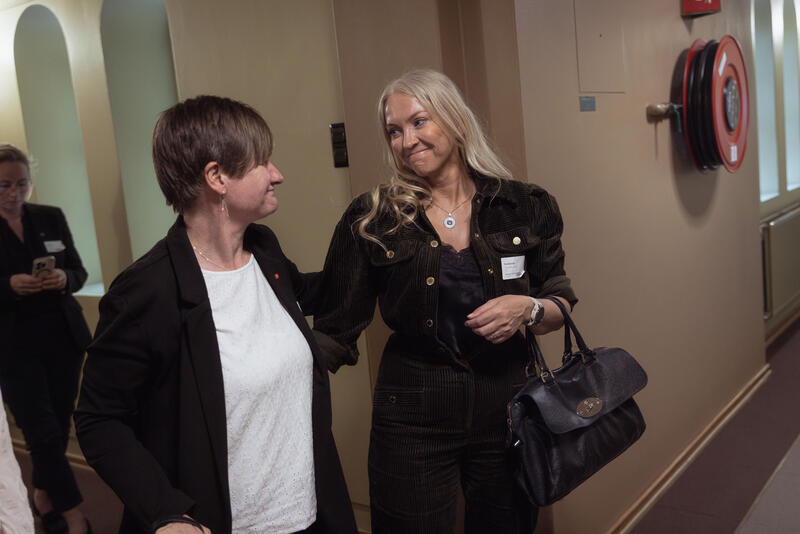 Lill Sverresdatter Larsen og Helene Skeibrok