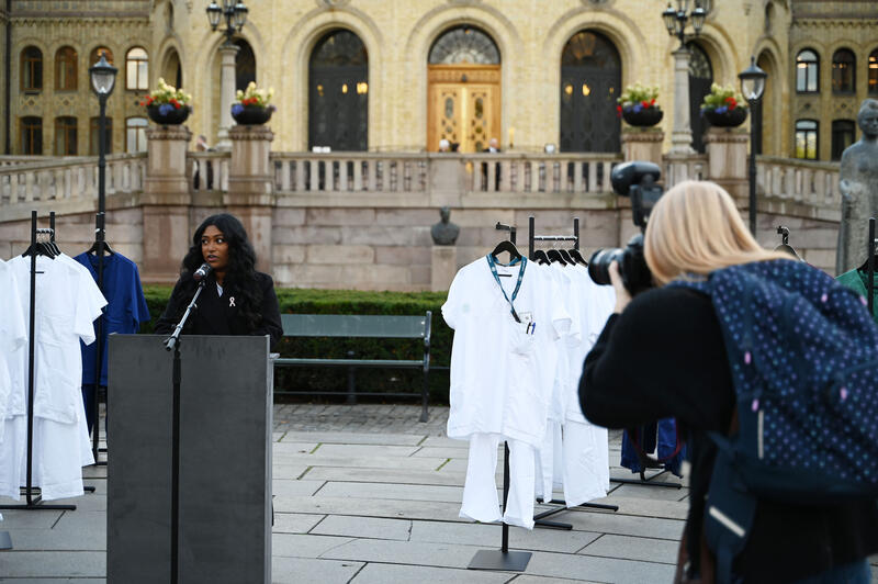 Vinusha Pathmasri holdt appell foran Stortinget